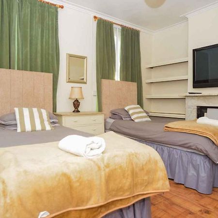 Pedro Host Family Apartment London Bagian luar foto
