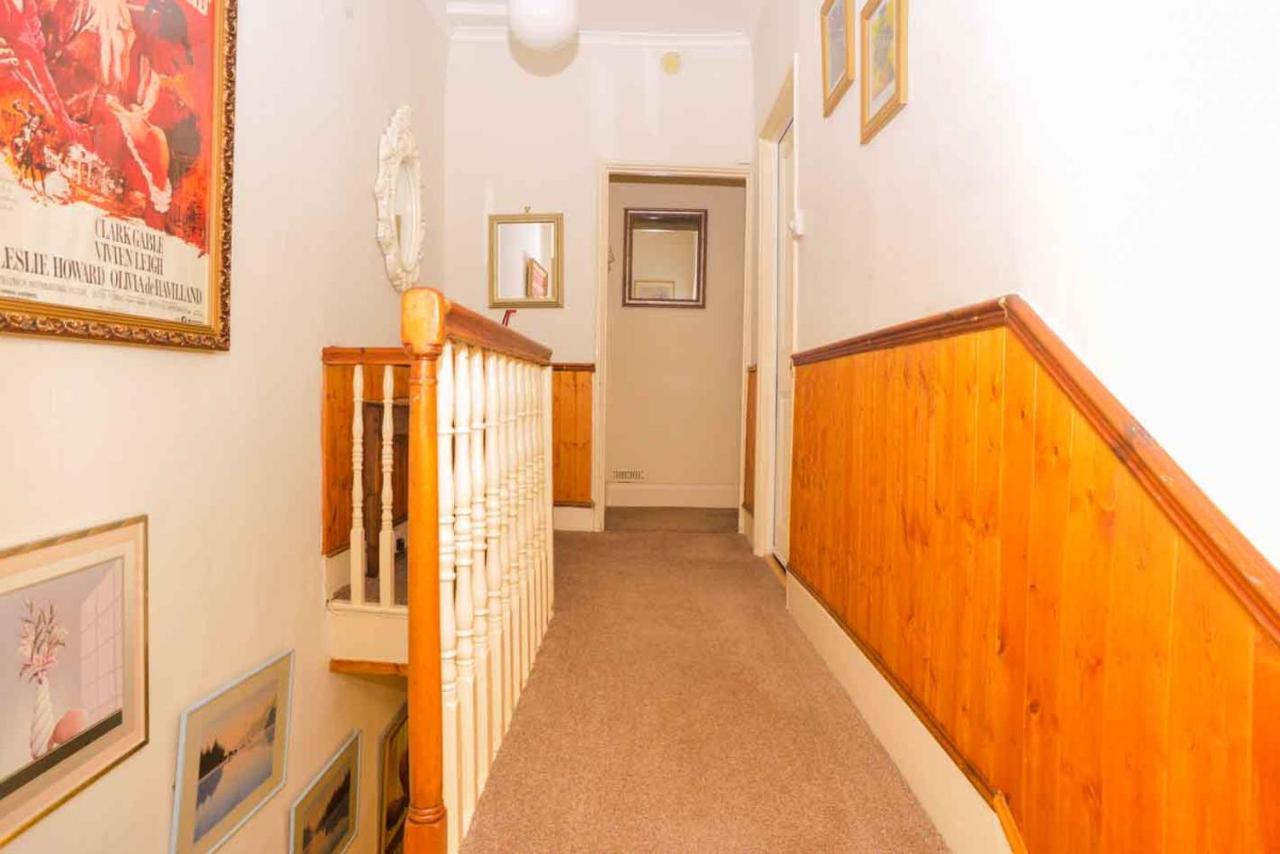 Pedro Host Family Apartment London Bagian luar foto