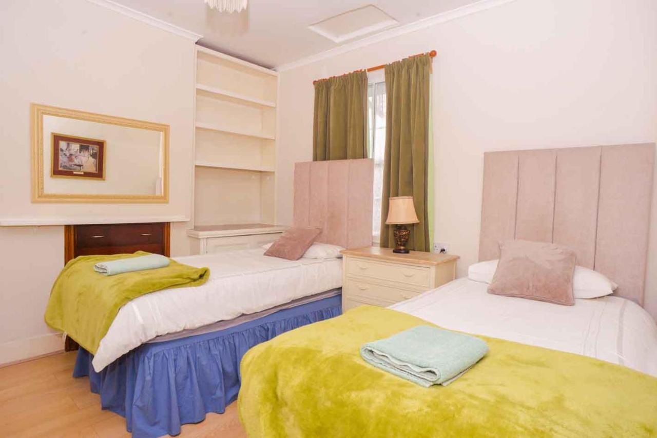 Pedro Host Family Apartment London Bagian luar foto