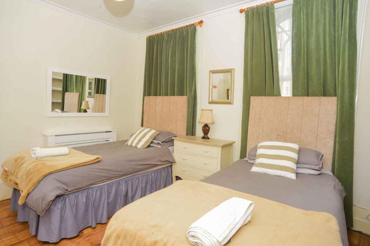 Pedro Host Family Apartment London Bagian luar foto
