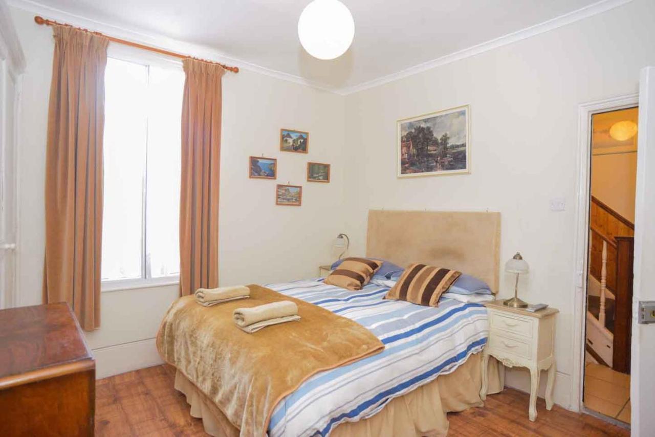 Pedro Host Family Apartment London Bagian luar foto